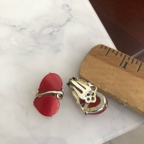 Vintage Red Clip On Earrings - Picture 3 of 3